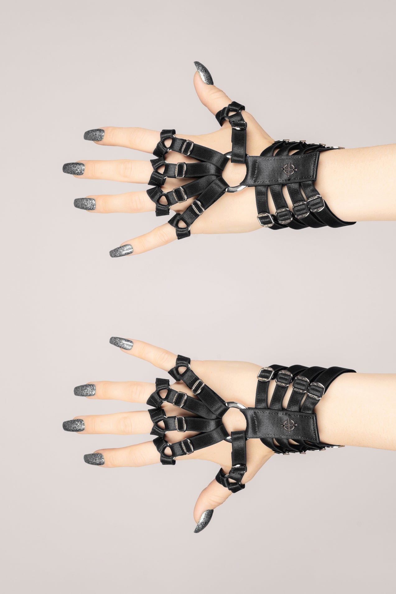 Skeleton Hand Harness - (Black)