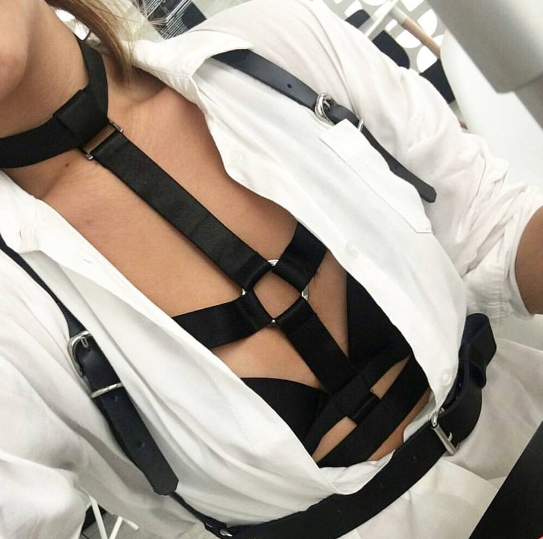 black collar harness style