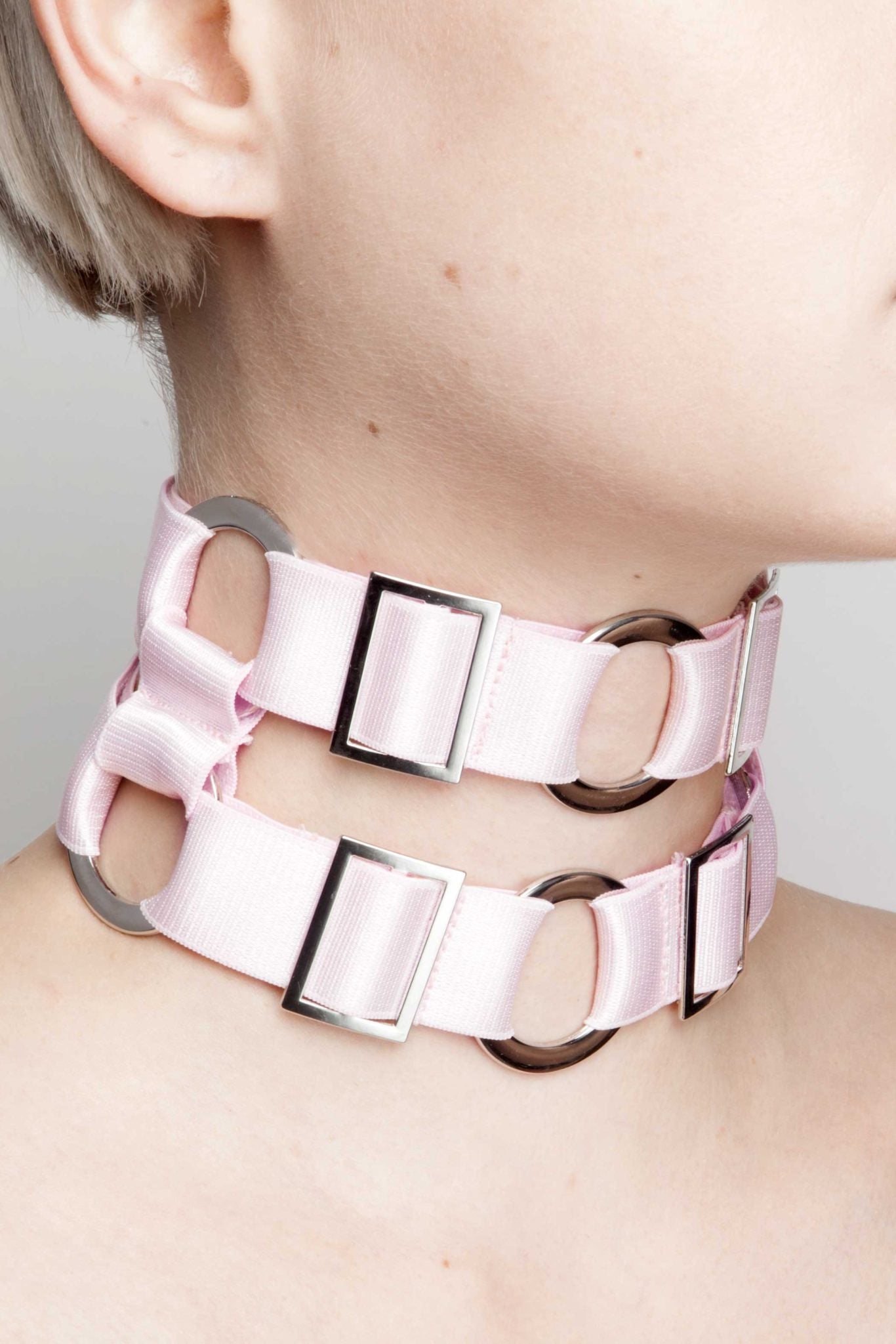 dusted pink viper choker side